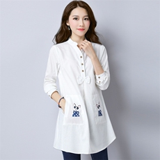 2021年春季中长款长袖创意口袋纽扣褶皱V领通勤卡通动漫衬衫，女装衬衫，丽影随形