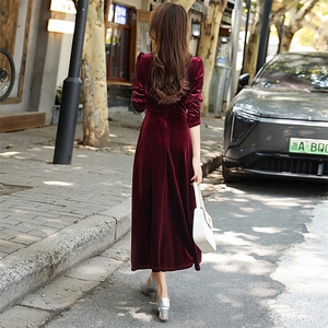 贵夫人高端长袖金丝绒连衣裙2024新款秋装洋气奢华红色宴会礼服裙图片