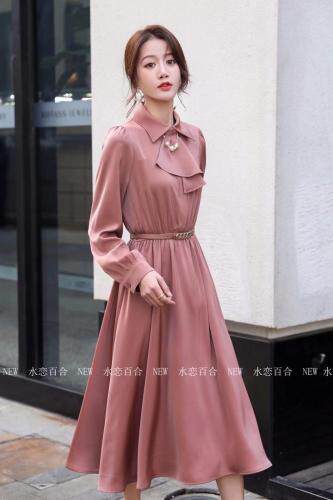 女人味连衣裙，女装连衣裙，水恋百合