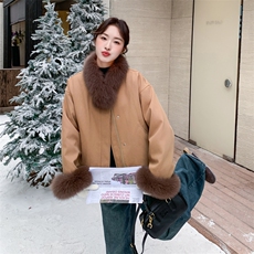 现货-2025年冬季新款可脱卸狐狸毛90白鸭绒内胆派克服短款外套女，女装羽绒服，霓裳依族