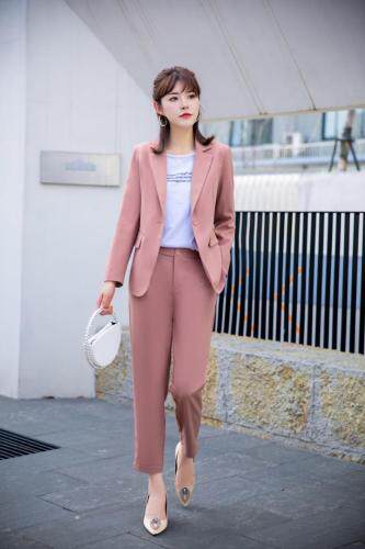 春款套装新品，女装职业装，德尔菲娜