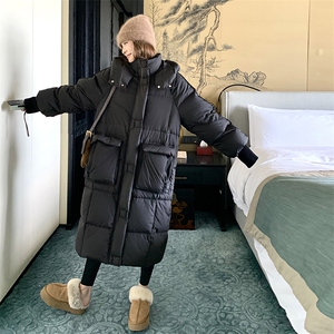 【新款现货】黑色长款连帽高级减龄白鸭绒面包服99807款P290K398图片