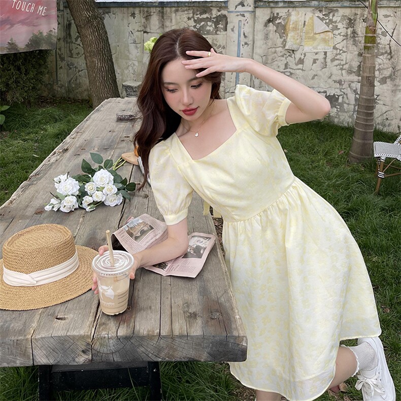 甜美初恋森系超仙仙女连衣裙女夏2025新款法式方领公主裙减龄显瘦图片