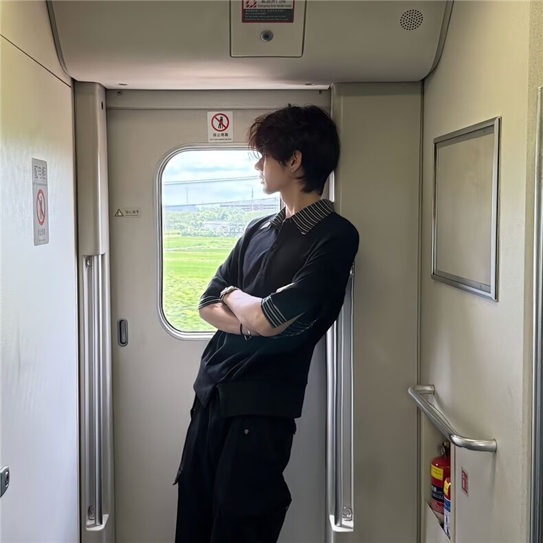 得物抖音高品质二开夏季美式潮牌假两件条纹衬衫翻领高街短袖T恤,男装T恤,电商A486