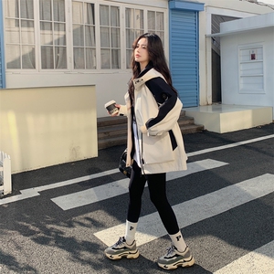 米白色拼接连帽工装冲锋衣外套女秋季2025新款宽松休闲撞色派克服图片