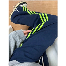 藏青色