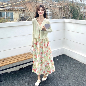 法式温柔风碎花吊带连衣裙女春季2025新款搭配针织开衫图片