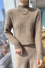 2025秋冬半高领提花100%羊毛衫女加厚席编针织毛衣长袖宽松羊绒衫，女装羊毛衫，斯尔特羊绒