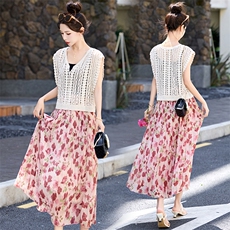 现货新款2024年夏季时尚无袖镂空针织上衣碎花百褶裙两件套，女装套装/套裙，盈茜