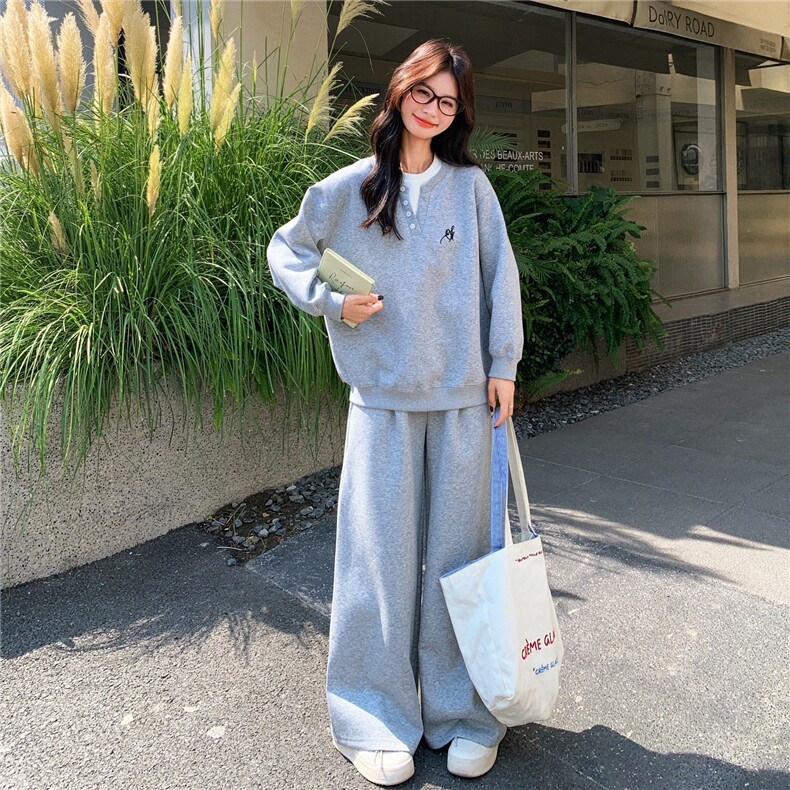 条纹披肩减龄灰色卫衣阔腿裤套装女春秋松弛感两件套爆款流行超火,女装套装/套裙,2D145