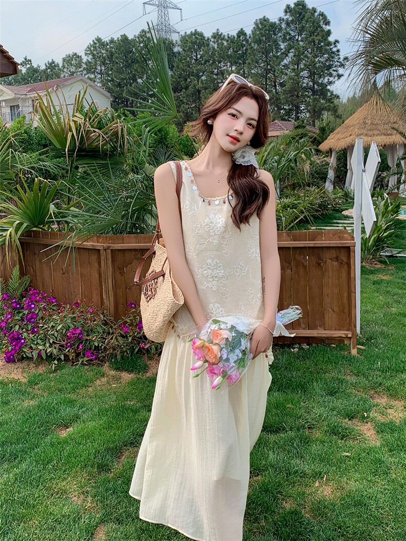 韩系重工蕾丝刺绣连衣裙女2025夏新款法式温柔风茶歇绝美拼接长裙,女装连衣裙,欣美人