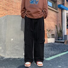 黑色