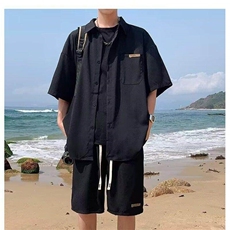 黑色