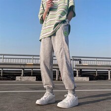 灰色