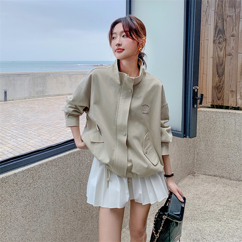 卡其色短款外套女小个子2024春秋季新款高级感工装夹克休闲风衣潮,女装短外套,辉之琳