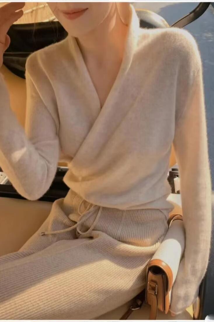 休闲/淑女2024年秋季简约精致百搭纯色V领套头羊毛衫,女装羊毛衫,戎咖羊绒