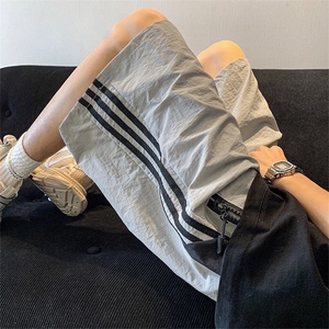 运动速干短裤男士夏季薄款美式复古裤子高街潮牌运动条纹五分中裤图片