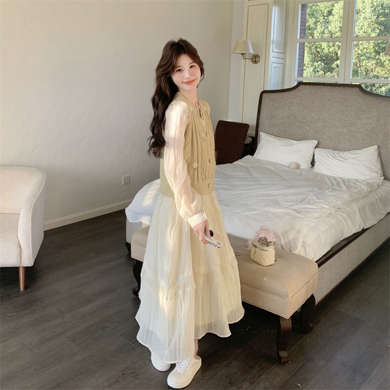 【现货】毛衣马甲蕾丝裙套装#2502-P150-K228,女装套装/套裙,2C111