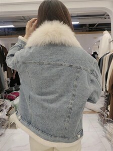 2021冬装新款狐狸毛牛仔外套女图片