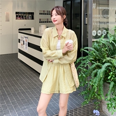 2025夏季新款韩版减龄洋气休闲显瘦运动防晒衣女衬衫短裤时尚套装，女装套装/套裙，2C216