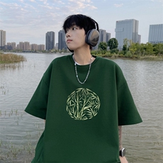 墨绿色