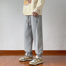 灰色