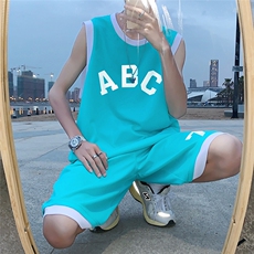 蓝绿色