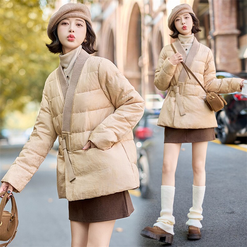 2024年冬季A字小个铜氨丝羽绒服冬装女浴袍式系带收腰V领复古提花,女装羽绒服,韩蜜菓