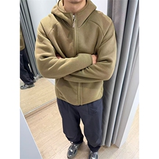 卡其色