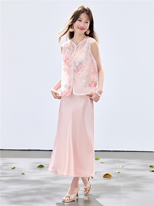 夏季新款现货！2026温柔风洋气重工刺绣花朵款马甲+珍珠吊带长裙图片