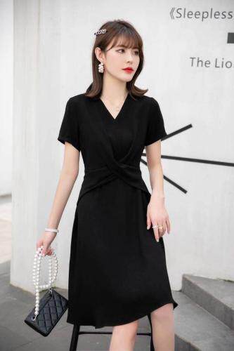 夏季新款，修身版连衣裙，4个码现货，女装连衣裙，依柏璐