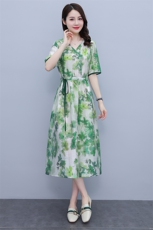 碎花时尚气质百搭V领短袖2025年春夏连衣裙，女装连衣裙，雅之冉羊绒