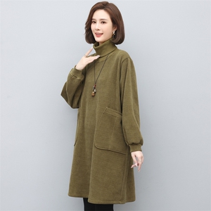 灯芯绒连衣裙秋冬女士2023新款韩版宽松中长款加绒加厚高领卫衣裙图片