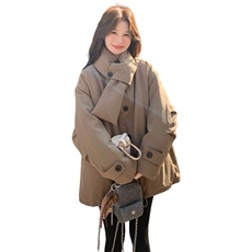 驼色立领羽绒服女2025冬季中长款宽松纽扣装饰保暖外套上衣配围脖，女装羽绒服，艾米莉亚