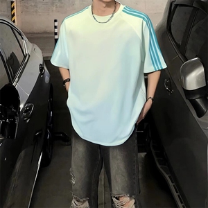 抖音得物品质二开240克宽松纯棉美式潮牌印花三条杠中性风短袖T恤图片