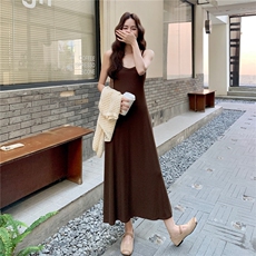 氛围感罩衫套装女2025秋季新款超好看纯色显瘦吊带连衣裙两件套，女装连衣裙，维壹