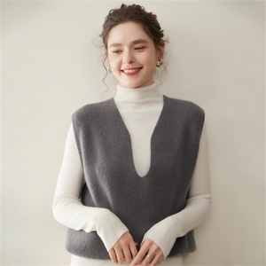 高级感深v领山羊绒马甲女宽松叠穿时尚针织坎肩外穿无袖毛衣背心图片