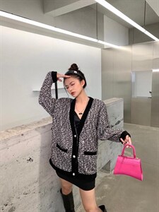 小香风带钻开衫图片