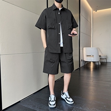 黑色