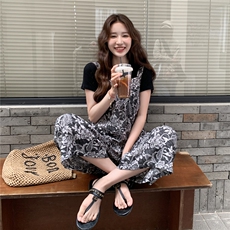 韩版复古时尚印花背带裤女2025夏季新款宽松小个子减龄显瘦阔腿裤，女装连体裤，2C353