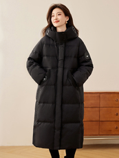 黑金长款过膝羽绒服女2024年冬季新款时尚潮流90白鸭绒连帽外套，女装羽绒服，辉之琳