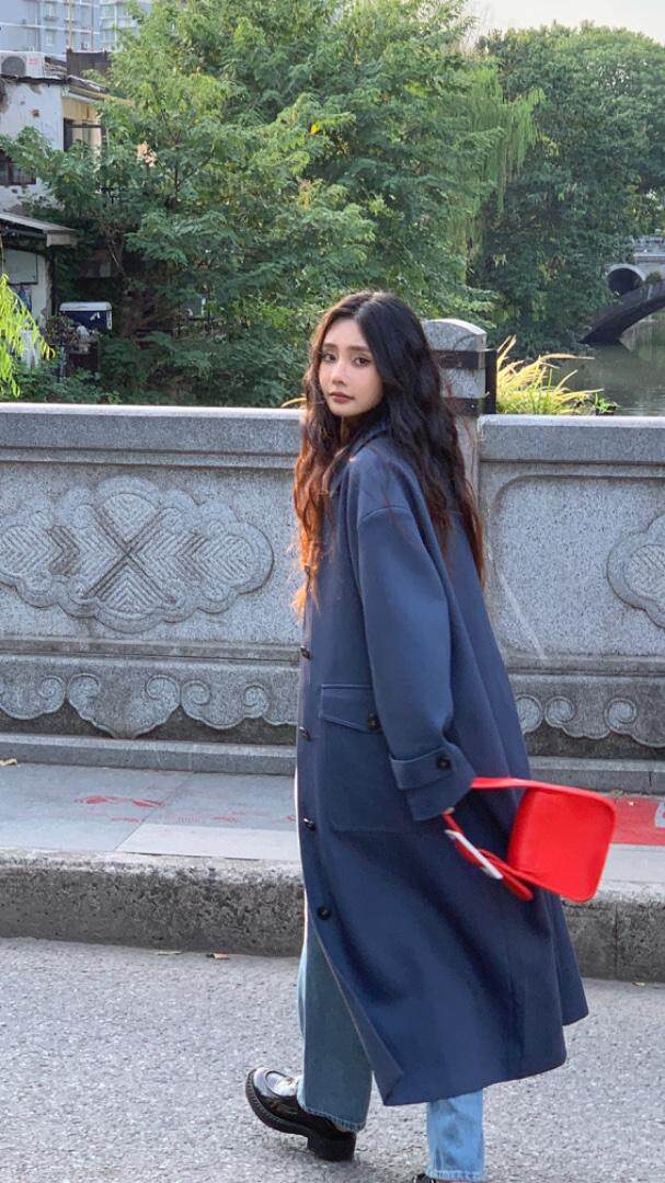 爱大版风衣。男友款，女装风衣，是爱 SHI AN