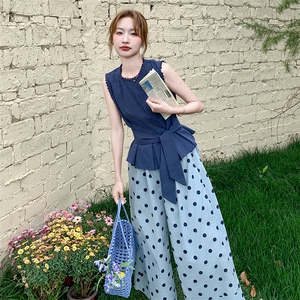 爆款流行ootd穿搭女2025夏季新款设计感收腰背心波点阔腿裤两件套图片