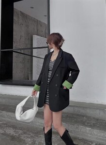 袖口撞色西装，女装西装，茜茜可依 红太狼