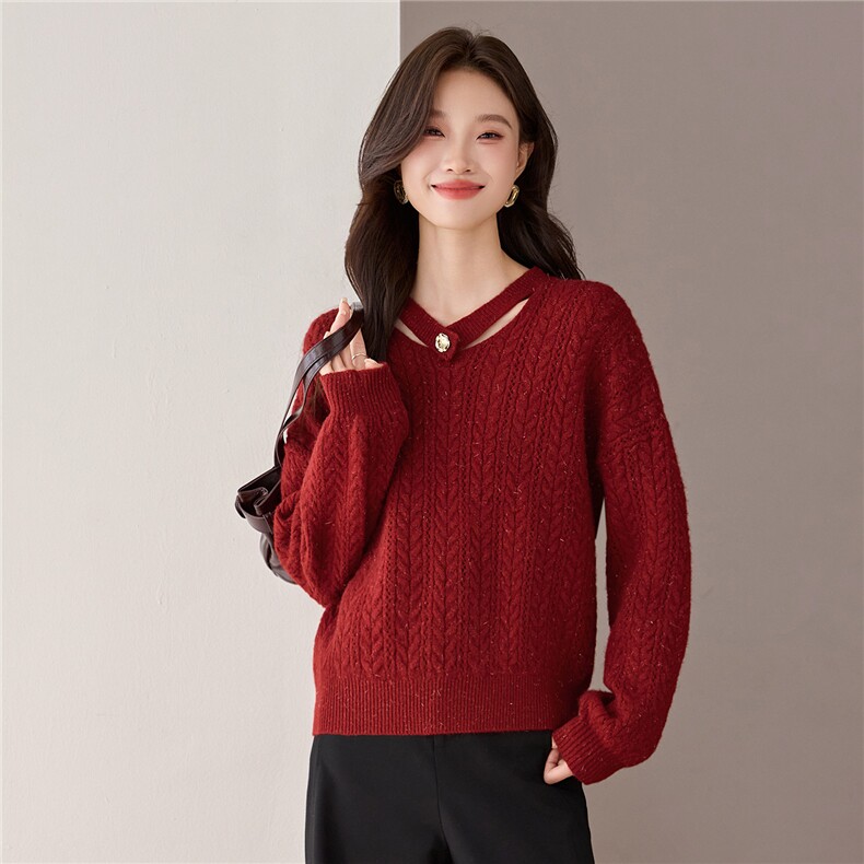 2025秋冬新款V领宽松红色打底毛衣女小个子设计感小众长袖羊毛衫，女装羊毛衫，艾米