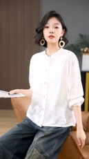 2025年新款V领绣花衬衫女袖春纯棉气质轻熟上衣女衬衣，女装衬衫，奕阳依阁