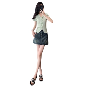 时尚气质套装女夏季新款修身显瘦立体花朵短袖上衣牛仔短裙两件套图片