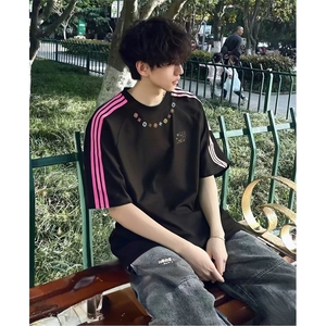 抖音得物品质二开240克宽松纯棉美式潮牌印花三条杠中性风短袖T恤图片