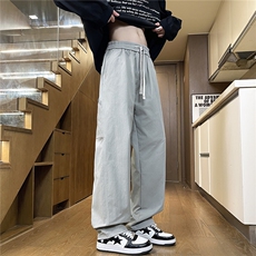 灰色