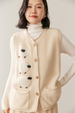 2025年秋季新款小羊刺绣马甲无袖时尚百搭单排扣，女装针织衫/毛衣，鸥蕊娅羊绒